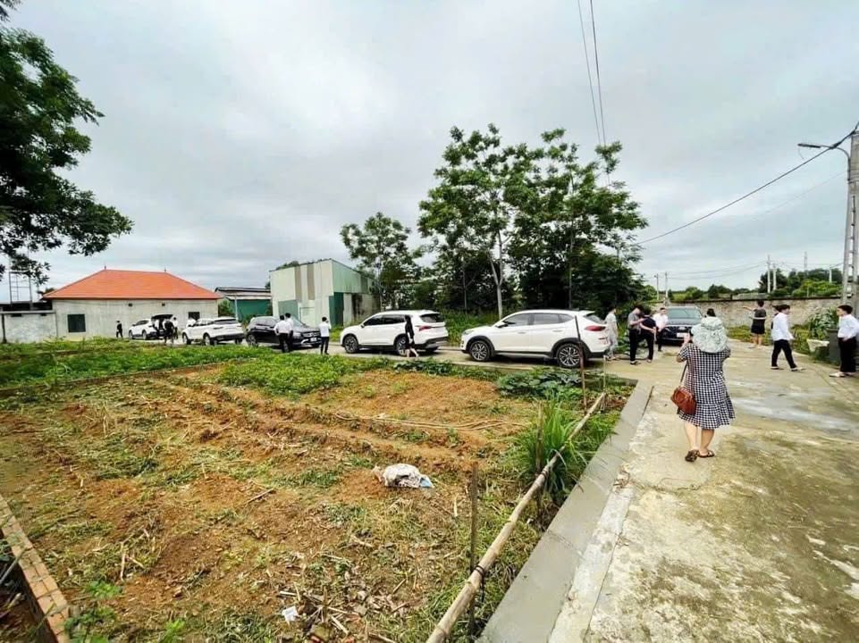 Đất Hòa Lạc 90m² giá 2 triệu/m² - Thế đất đẹp, phong thủy tốt!