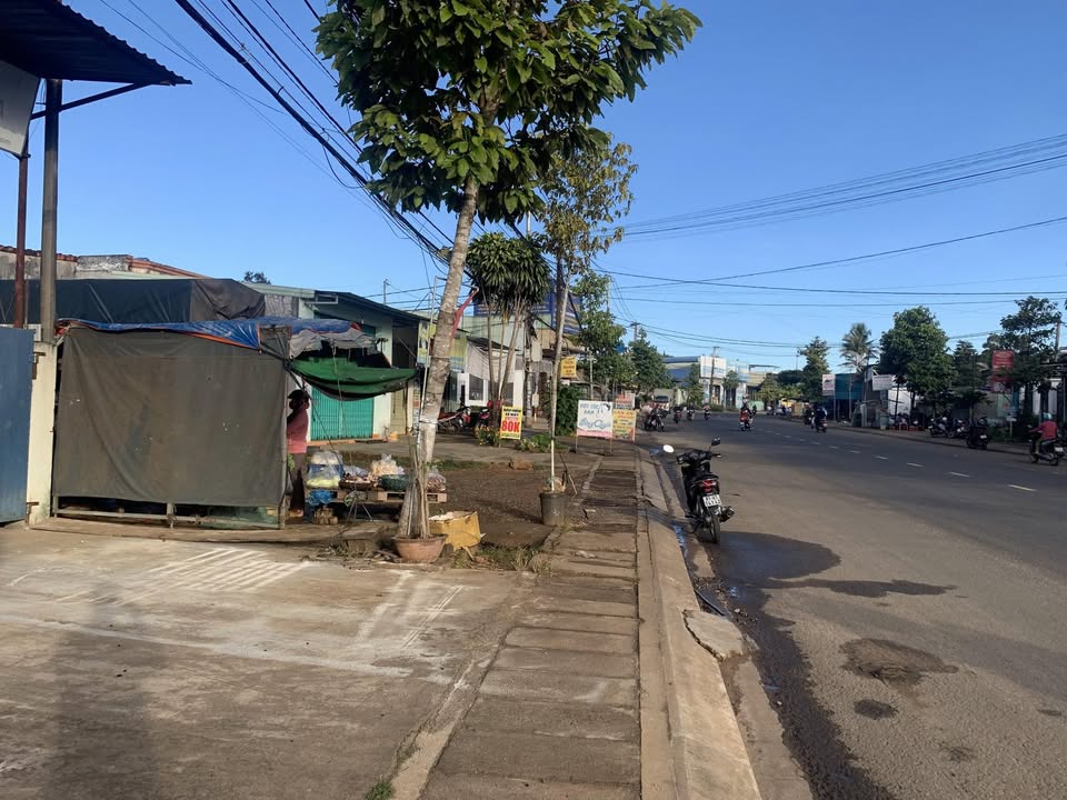 Nhà Mặt Tiền Lê Thánh Tôn, Pleiku 246m² giá 4 tỷ - Đầu tư sinh lời ngay!