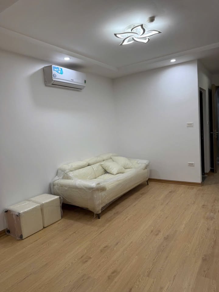 Chung cư Ruby 3 Phúc Lợi 45m² giá 3 tỷ - Cửa Đông Nam thoáng mát