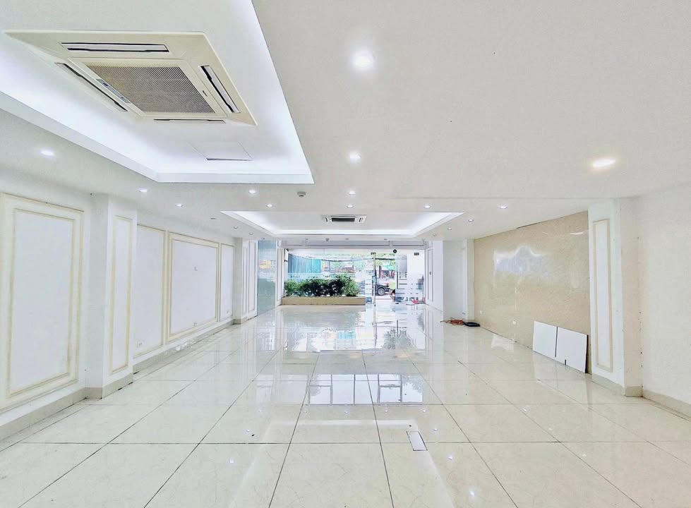 Mặt bằng kinh doanh cho thuê tại Vũ Tông Phan, Thanh Xuân - Diện tích 130m², giá chỉ 37 triệu/tháng!