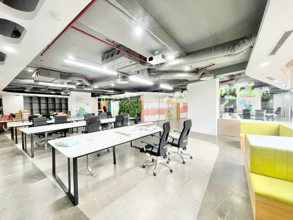 Văn phòng cho thuê tại Trung Hòa Nhân Chính, quận Thanh Xuân - Diện tích 230m², giá từ 46 triệu/tháng - Sẵn sàng bàn giao!