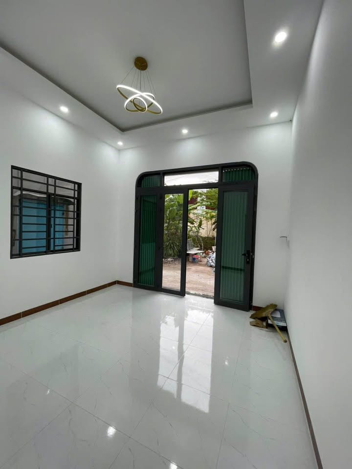 Nhà cấp 4 mới xây phường Mỹ Thới 56m² giá 1.45 tỷ - Gần trường học và UBND!