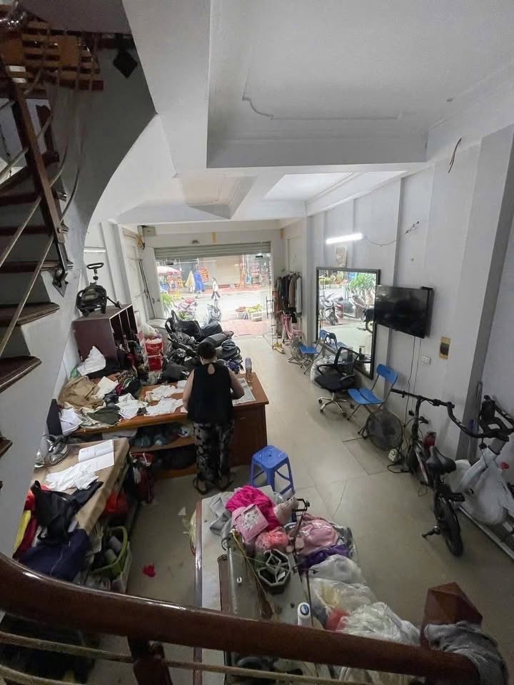 Nhà mặt phố Nguyễn Viết Xuân, Hà Đông 5 tầng - Kinh doanh sầm uất, an ninh tốt!