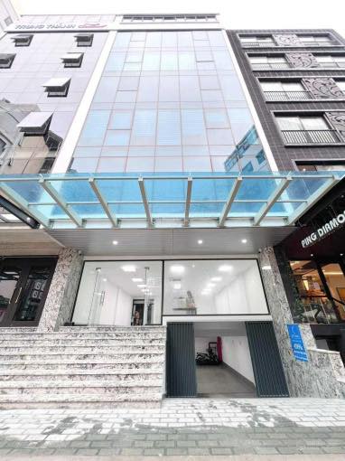 Cho thuê tòa nhà mặt phố Tố Hữu 150m² - Thiết kế hiện đại, thang máy tiện lợi!