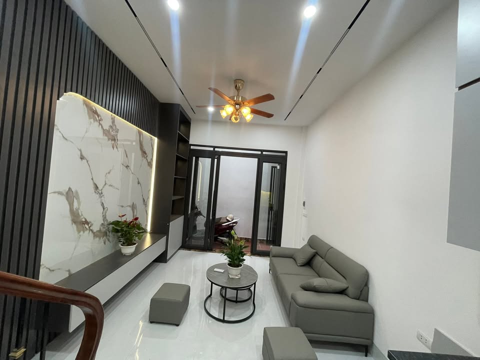 Nhà riêng Đê La Thành 32m² giá 7 tỷ - Tiện nghi đầy đủ, sẵn sàng ở ngay!