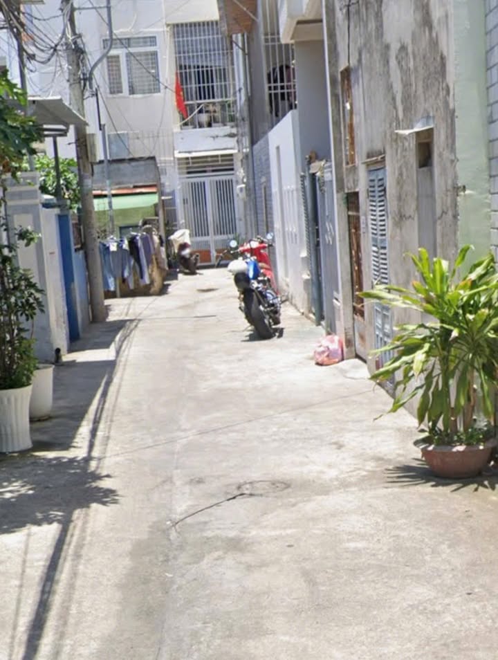 Nhà 2 tầng hẻm Dã Tượng Nha Trang 42.7m² giá 4.7 tỷ - Cách biển chỉ 200m!