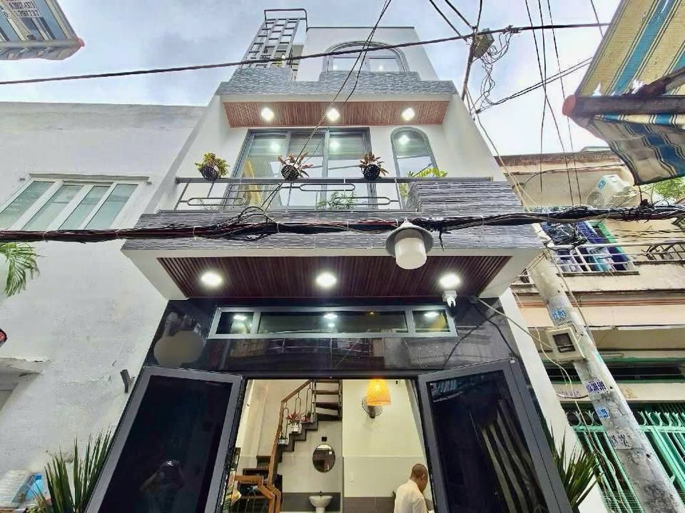 Nhà riêng Quận 10 – Nguyễn Tri Phương – 60m² – Giá 4.8 tỷ - Sẵn sàng ở ngay!