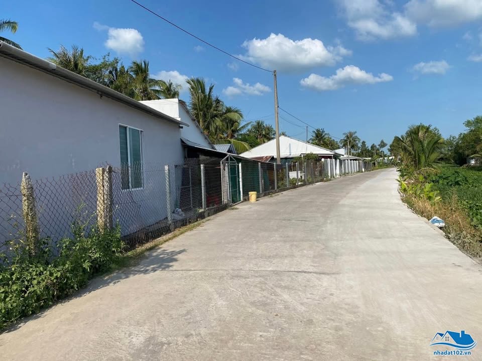 Đất nền 400m² mặt tiền kênh Rạch Chát 1 - Giá chỉ 830 triệu, thương lượng!