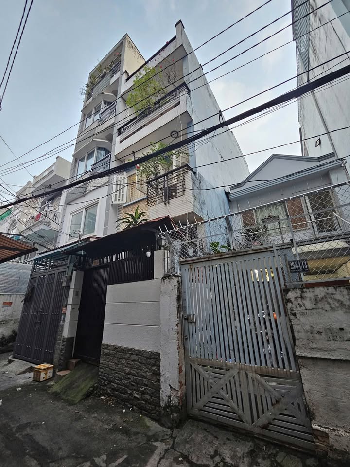 Nhà phố Đoàn Thị Điểm, Phú Nhuận 75m² giá 9,9 tỷ - Chính chủ, 2 mặt hẻm thoáng đãng!