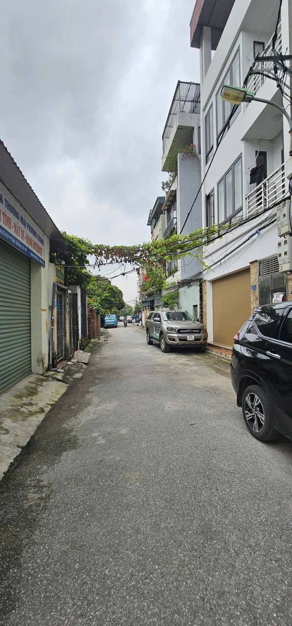 Nhà Mặt Phố Thạch Bàn 32m² giá 6 tỷ - Thiết kế 5 tầng hiện đại!