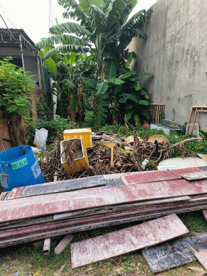 Đất nền Hóc Môn 100m² giá 3.2 tỷ - Sổ đỏ, xây dựng ngay!