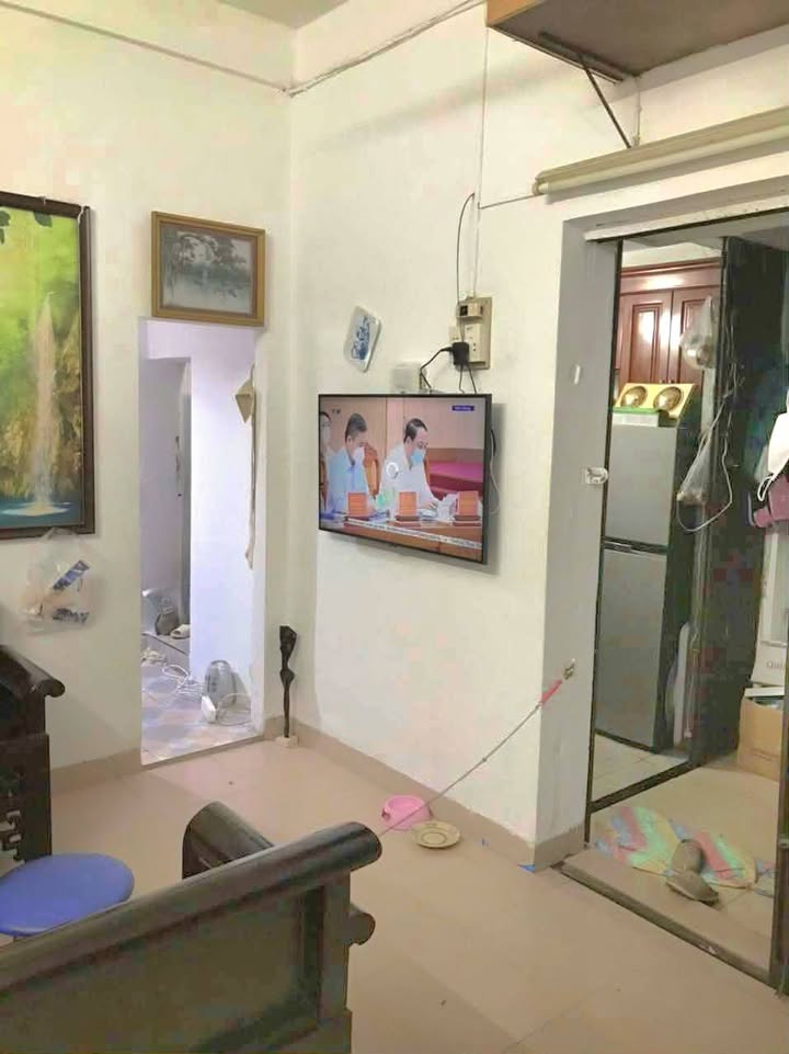 Nhà tập thể cho thuê tại ngõ 409 Kim Mã, Ba Đình, 50m² - Kinh doanh nhỏ lý tưởng!