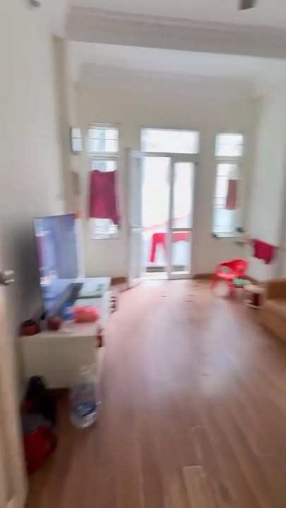 Cho thuê nhà riêng tầng 2 tại ngõ Thịnh Quang 6.7 triệu - Phù hợp làm văn phòng hoặc ở