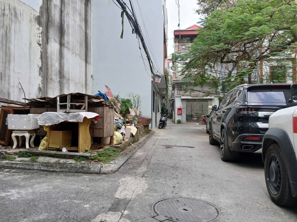 Đất Ngọc Thụy Long Biên 32m² giá 900 triệu - Kinh doanh sầm uất, ô tô đỗ cửa!