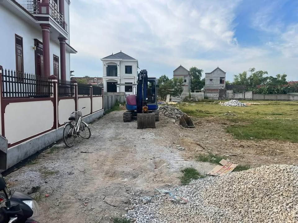 Đất nền Quảng Hòa, Ba Đồn 200m² giá chỉ 6xx triệu - Tiềm năng đầu tư lớn!