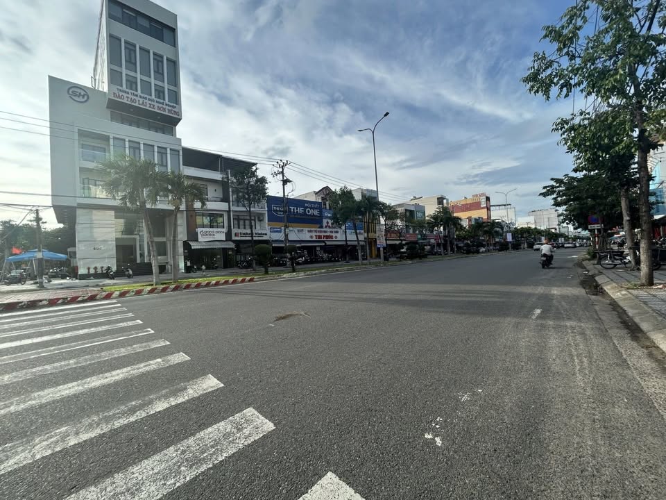 Nhà mặt tiền Nguyễn Hữu Thọ 108m² giá 15.3 tỷ - Kinh doanh đắc địa!