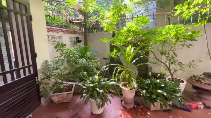 Nhà 5 tầng Nghĩa Đô, Cầu Giấy 102m² giá 20.5 tỷ - Không gian sống lý tưởng!