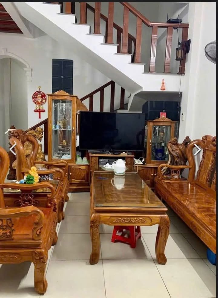 Nhà 2 tầng tại phường Đông Vệ, TP Thanh Hóa 120m² giá 5 tỷ - Vị trí đắc địa, tiện nghi đầy đủ!