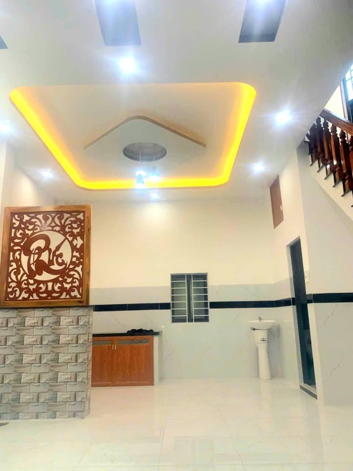 Nhà 2 tầng hẻm 944 Tần Hưng Đạo 36m² giá 1.88 tỷ - Không gian thoáng đãng, tiện nghi đầy đủ!