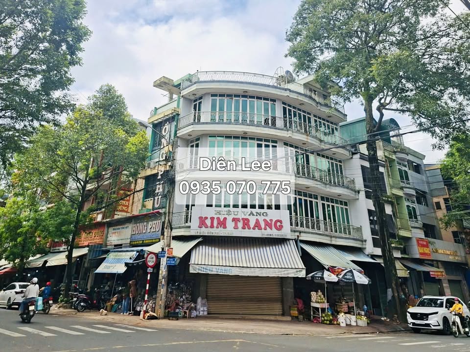 Cho thuê nhà 4 tầng góc 2 mặt tiền Điện Biên Phủ, Buôn Ma Thuột 60m² giá 45 triệu/tháng - Vị trí đắc địa cho kinh doanh!