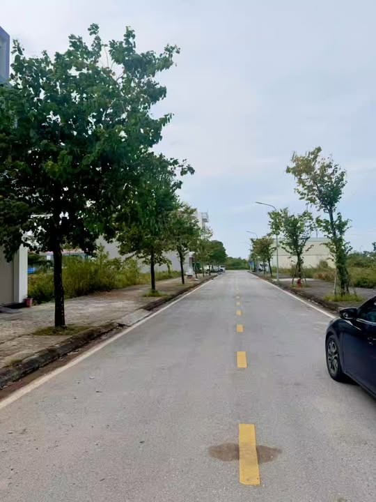 Đất nền KĐT Phố Chợ Hòa Mạc 600m² giá 18 tỷ - Đầu tư sinh lời bền vững!