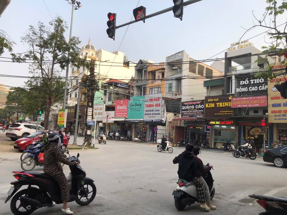 Nhà 2 tầng mặt đường Lê Hữu Lập, phường Lam Sơn, 89m² giá 16 tỷ - Vị trí trung tâm thuận tiện!