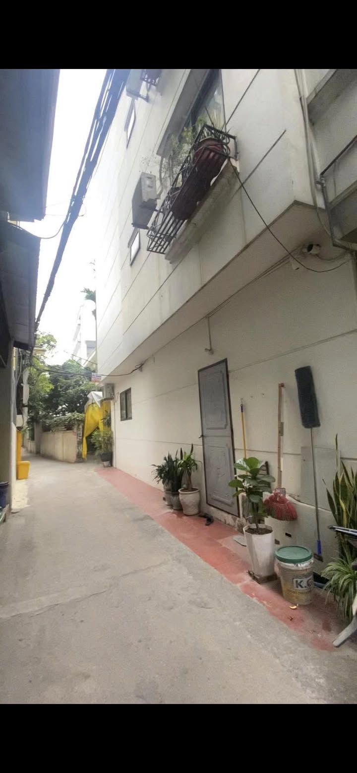 Nhà 4 tầng ngõ 191 Thạch Bàn 52m² giá 11.2 tỷ - Gần hồ nước tuyệt đẹp!