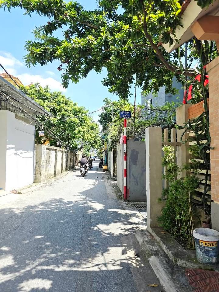 Đất nền Ngọc Thụy 82m² giá 19 tỷ - Phù hợp kinh doanh và ô tô vào tận nơi!