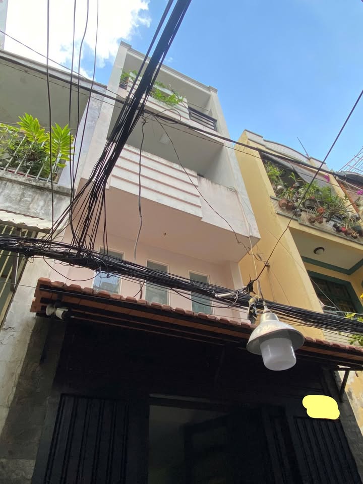 Nhà phố trung tâm quận 3, 4 tầng BTCT, 36m² giá 6.8 tỷ - Đẹp, vào ở ngay!