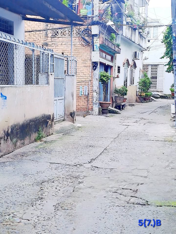 Nhà phố Bùi Minh Trực, Quận 8, 110m² giá 6.9 tỷ - Vị trí đắc địa, tiện ích đầy đủ!