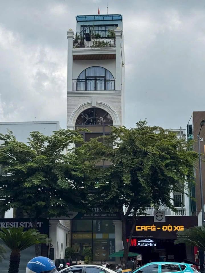 Tòa nhà 8 tầng Trần Quốc Hoàn, Tân Bình 128m² giá 65 tỷ - Dòng tiền ổn định!