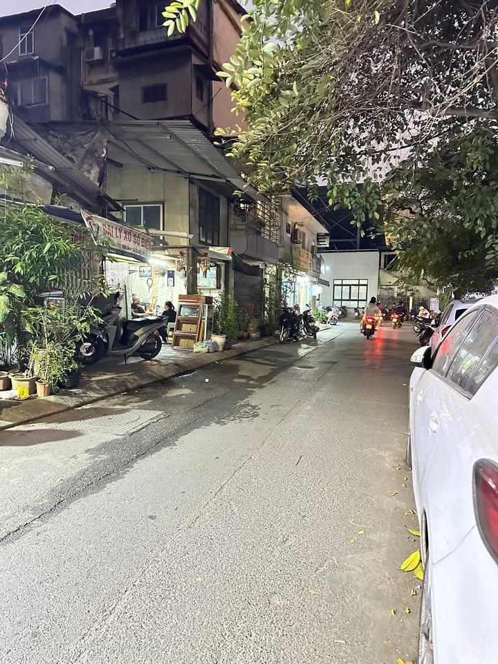 Cho thuê mặt bằng kinh doanh nhỏ xinh phố Thành Công - Giá 7 triệu/tháng, vào ngay!