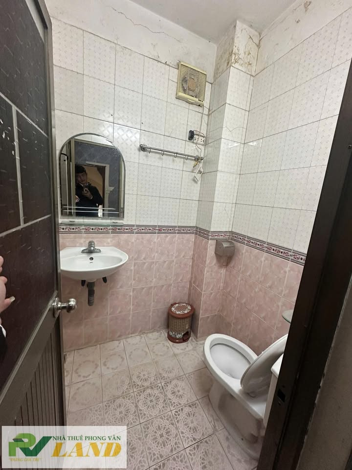 Nhà cho thuê Hoàng Quý - Tô Hiệu 90m² giá 6 triệu - Ô tô đỗ trong nhà!