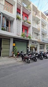 Nhà mặt tiền đường Hoa Hồng, Quận Phú Nhuận 64m² giá thỏa thuận - Đầu tư sinh lời hấp dẫn!