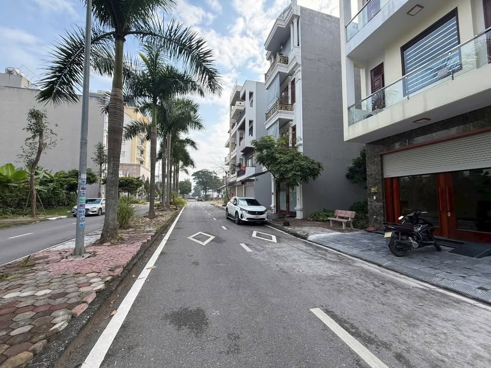 Đất nền mặt phố Phùng Chí Kiên 75m² giá 4 tỷ - Vị trí đắc địa sẵn sàng đầu tư!