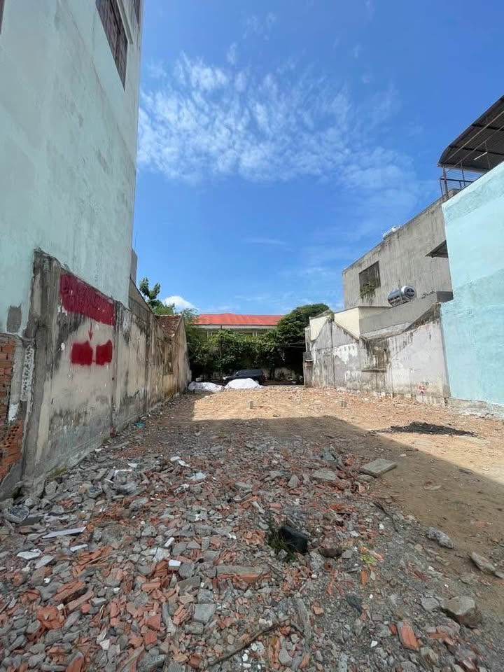 Đất nền Lê Văn Việt 60.5m² giá 5.7 tỷ - Sổ hồng riêng, thương lượng tốt!