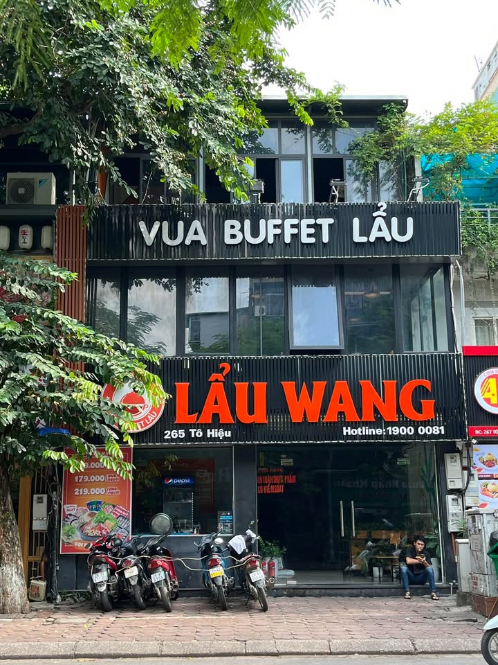 Cho thuê Front House Trần Thái Tông, Cầu Giấy 90m² - Diện tích vuông vắn, dễ nhận diện!