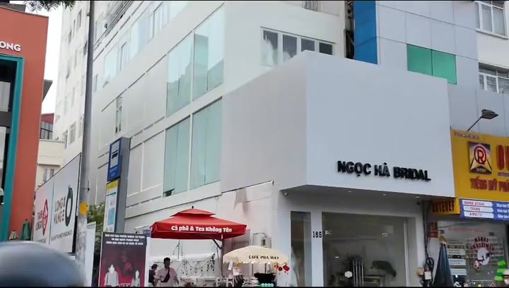 Bán nhà mặt tiền Lê Văn Sỹ, Phú Nhuận 450m² giá 225 tỷ - Dòng tiền 4,6 tỷ/năm!