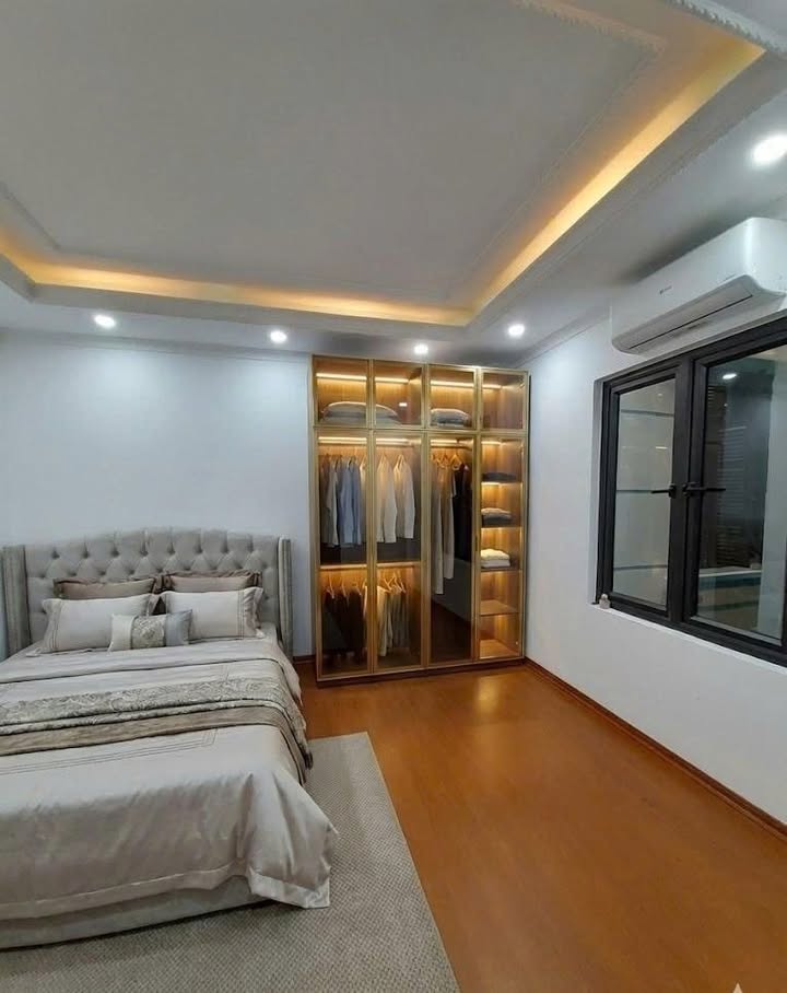 Nhà 4 tầng Đặng Xuân Bảng, 40m² giá thỏa thuận - Sân cổng riêng sạch đẹp, ô tô đỗ gần!