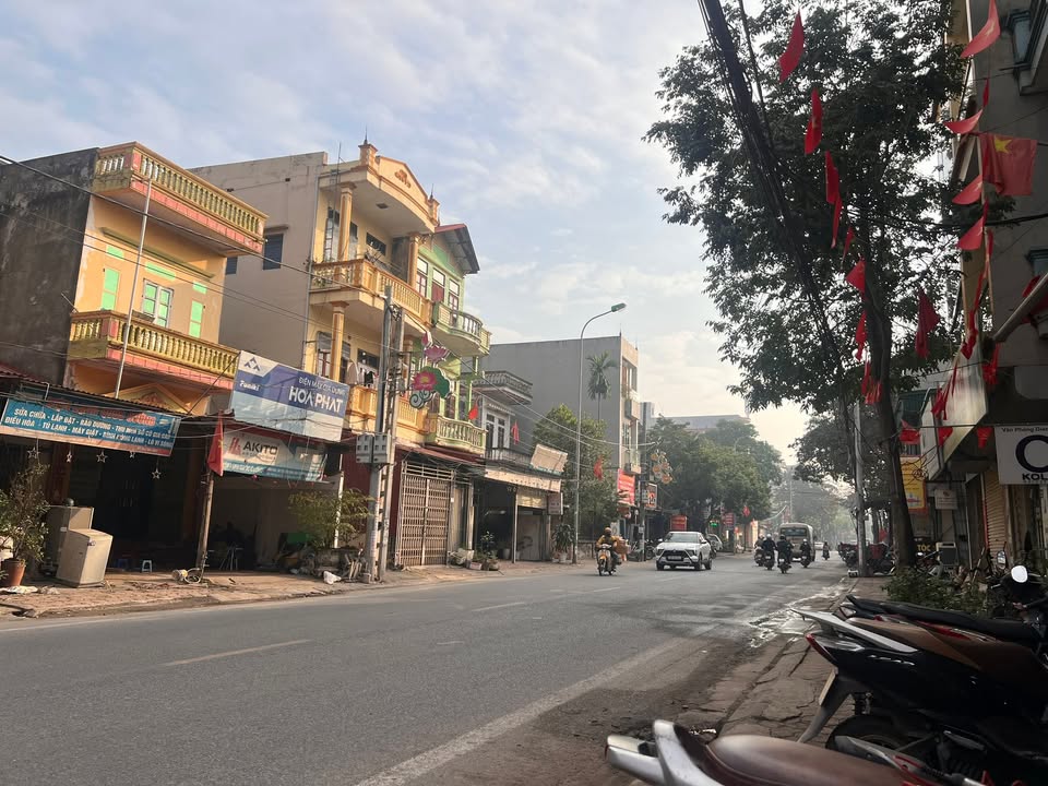 Bán đất tặng nhà C4 mặt phố Vân Trì 90m² - Kinh doanh sinh lời ngay!