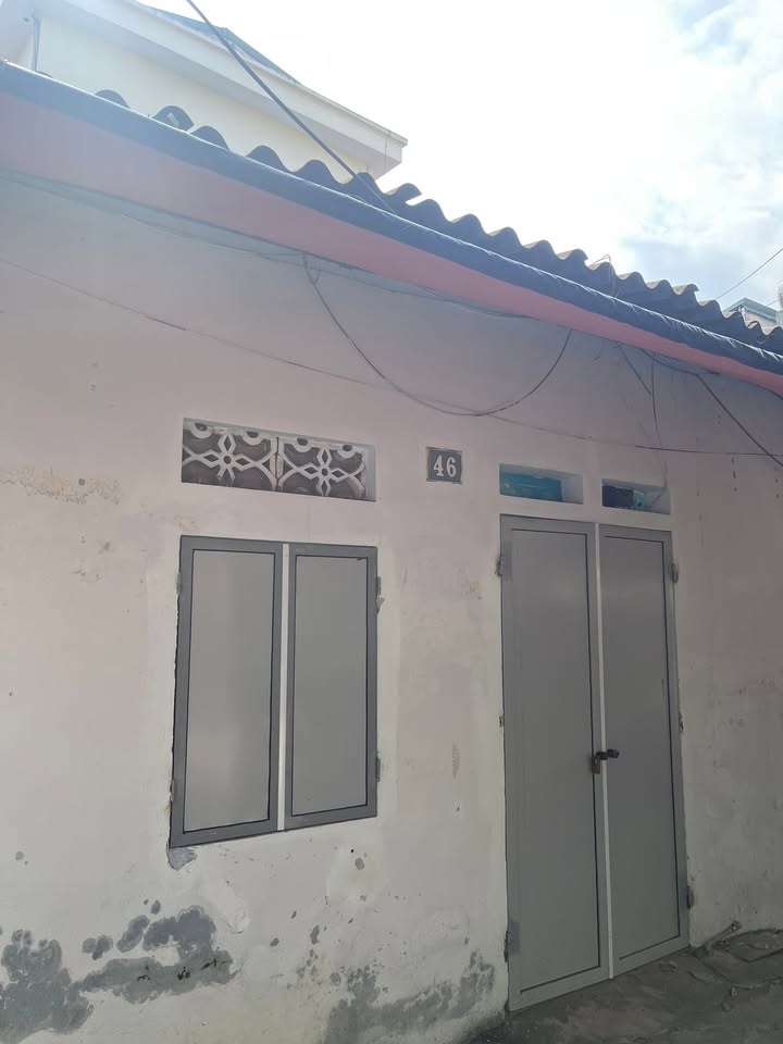 Nhà riêng cho thuê tại đường Lê Lợi, Hòa Bình 68m² giá chỉ 1.6 triệu/tháng - Sẵn sàng vào ở!