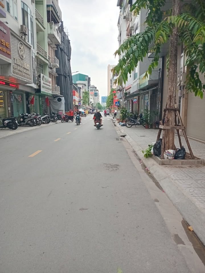 FrontHouse Triều Khúc Thanh Xuân 42m² giá 17.8 tỷ - Kinh doanh đỉnh cao!