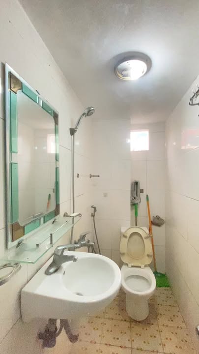 Phòng trọ cho thuê tại Ngõ 634/29 Kim Giang, 2.8 triệu - Không gian thoáng đãng, ban công nhỏ