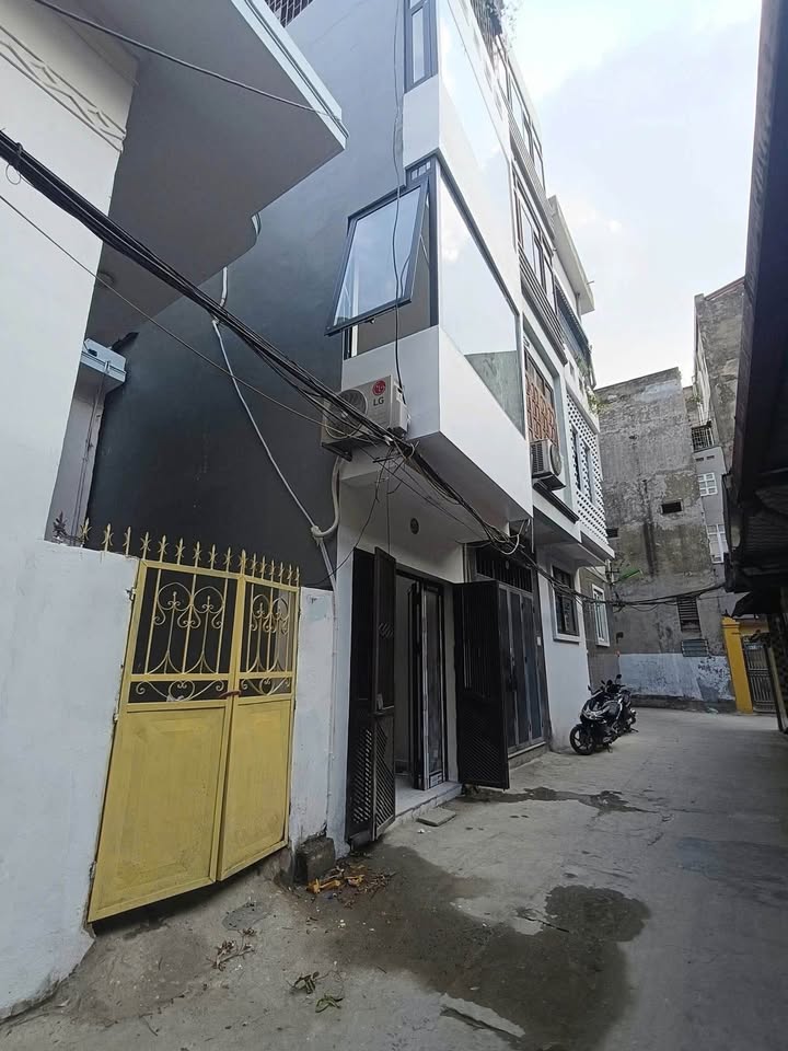 Nhà riêng Đông Ngạc 23m² giá 5.4 tỷ - Ô tô vào tận nhà!