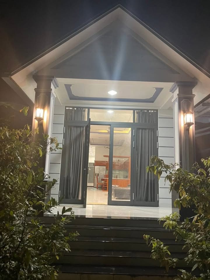 Nhà cấp 4 cho thuê tại Khu phố 3, Đông Hòa - Diện tích 150m², giá 3 triệu/tháng!