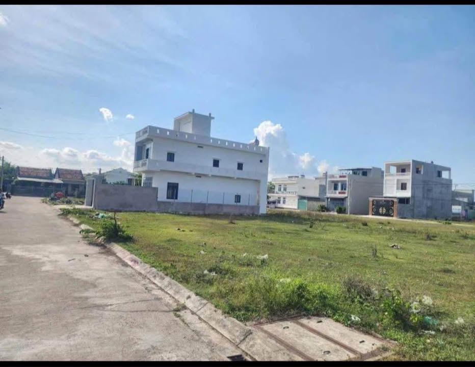 Đất nền KDC Quy Hậu Phú Hòa 138m² giá 1.9 tỷ - Đối diện trường học, cây xăng!