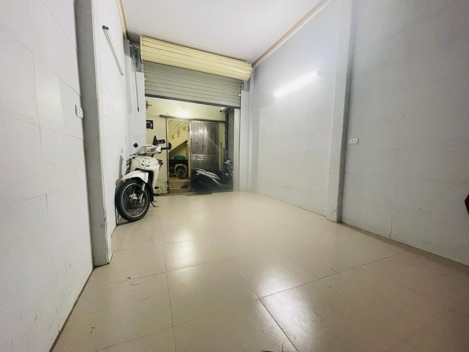 Nhà phố Khương Trung 30m² giá 5.3 tỷ - Chính chủ sổ đỏ, 4 PN khép kín!