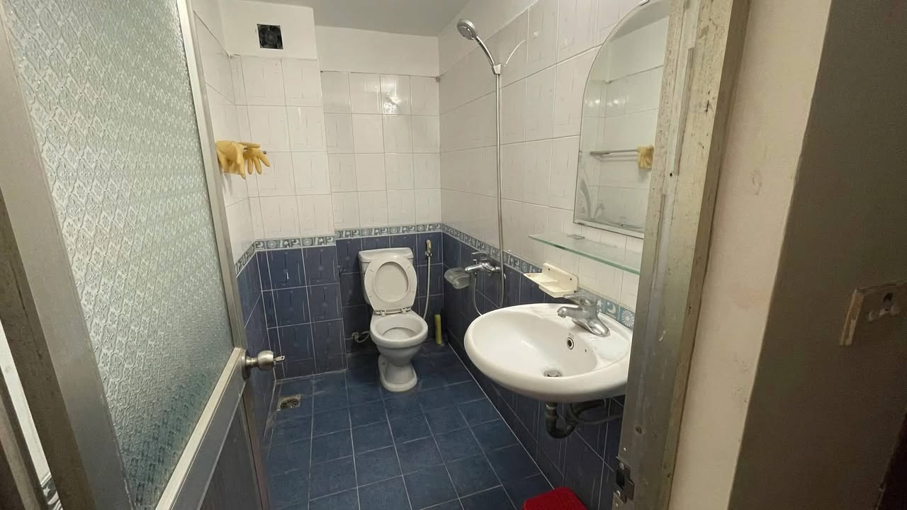 Nhà nguyên căn Nguyễn Văn Cừ 3 phòng ngủ giá 10 triệu - Nội thất đầy đủ, ô tô tránh 10m!