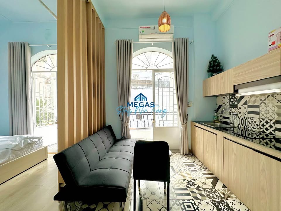 Cho thuê Studio ban công riêng Ngô Quyền Vạn Thạnh Nha Trang giá 7.5 triệu - Không gian riêng tư thoáng mát!