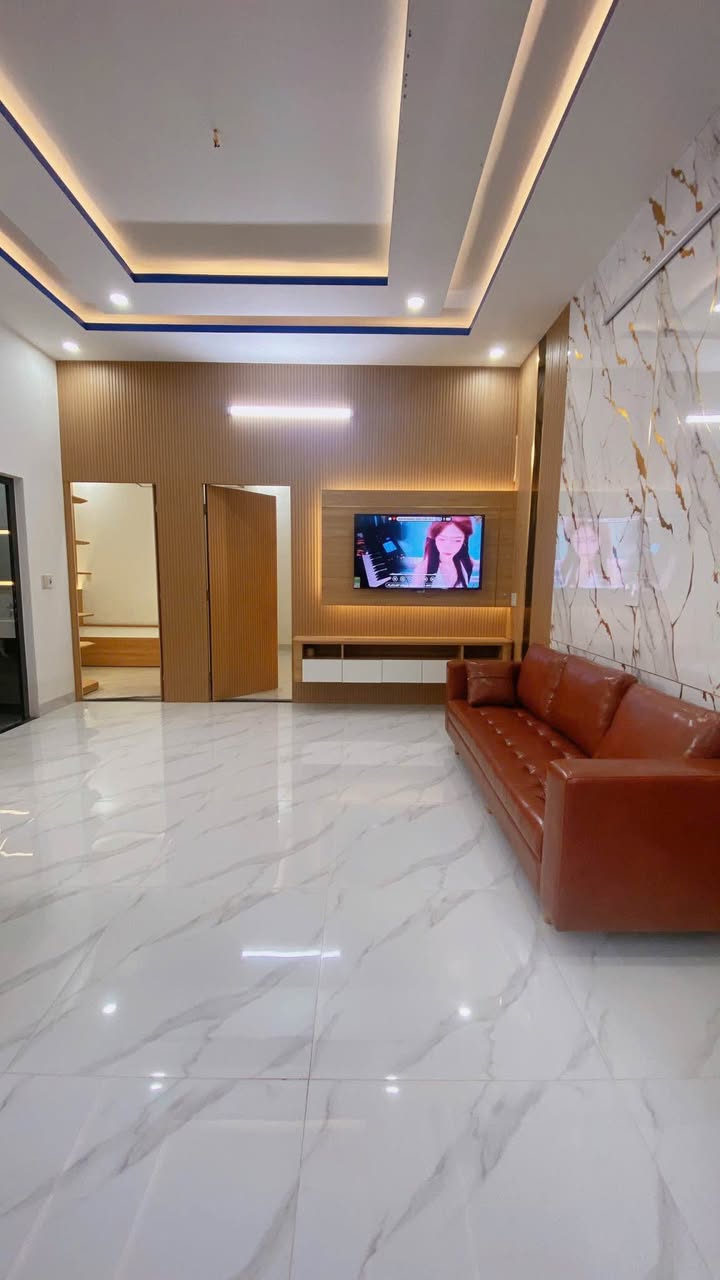 Bán Nhà 2 Mặt Tiền Lê Duẩn, Quận Phú Xuân, 126m² - Vị trí đắc địa gần công viên!